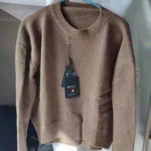 Cashmere round neck sweater